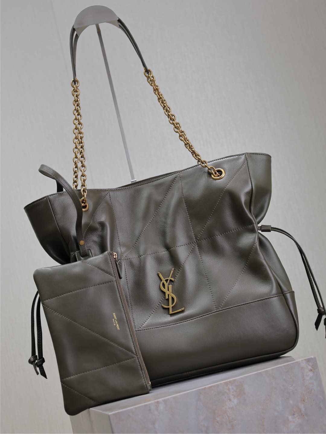 SAINT LAURENT JAMIE LARGE POCHON 34 IN UNIFORM GREEN LAMBSKIN COPPER HARDWARE