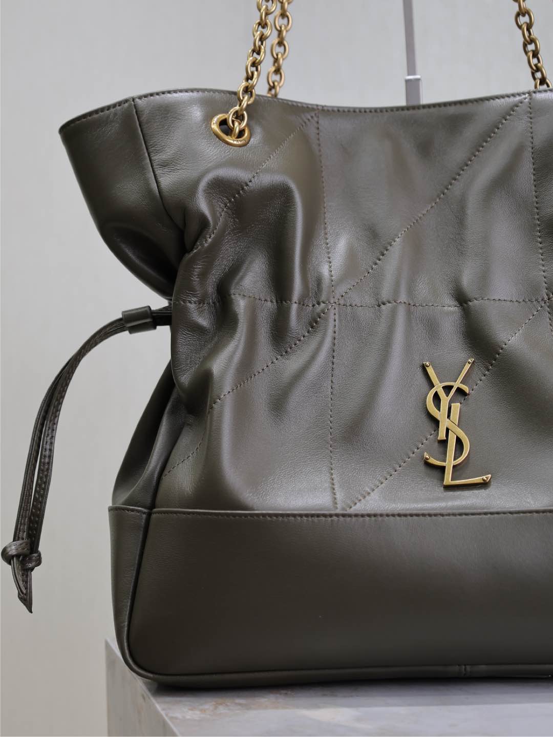 SAINT LAURENT JAMIE LARGE POCHON 34 IN UNIFORM GREEN LAMBSKIN COPPER HARDWARE