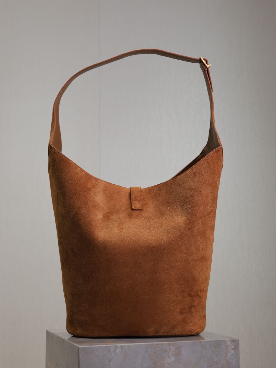 SAINT LAURENT LE 5 À 7 LARGE SUPPLE HOBO BAG 31 IN BRONZE BROWN SUEDE