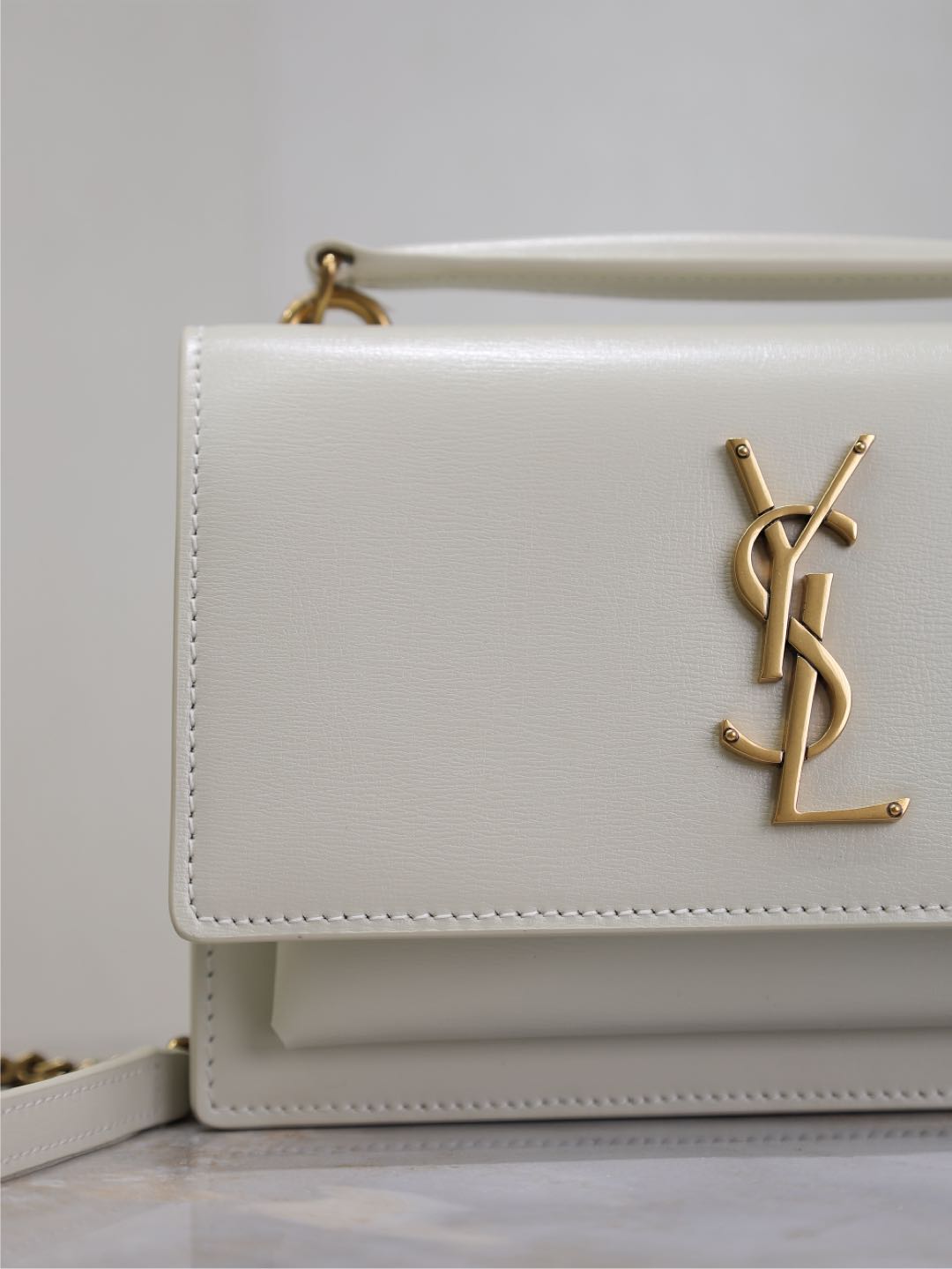 SAINT LAURENT SUNSET SMALL BAG 19 IN WHITE CALFSKIN GOLD HARDWARE