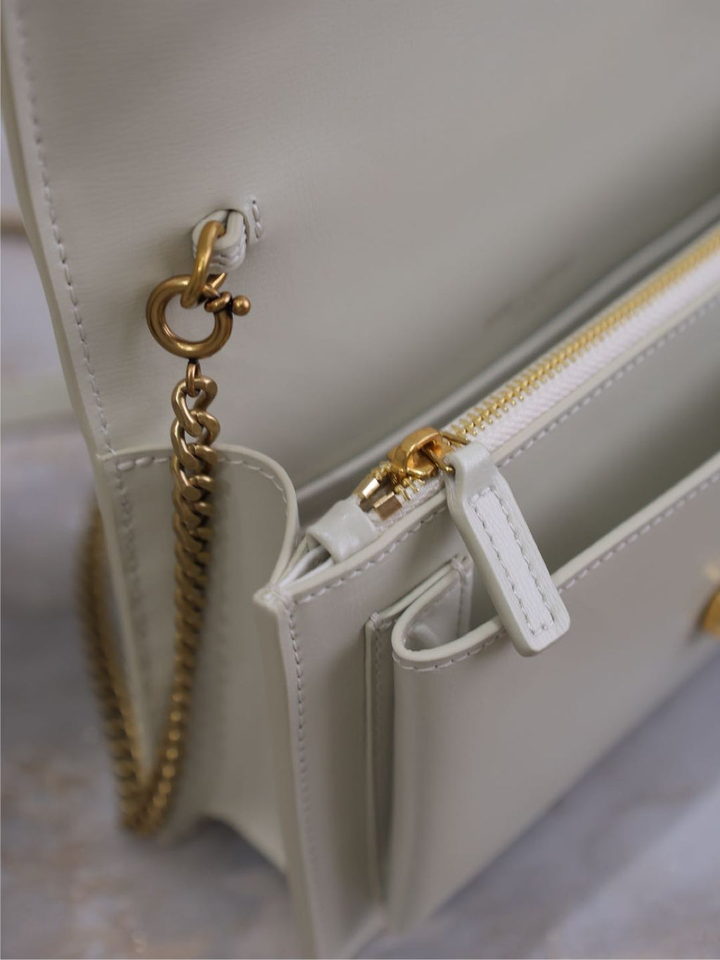 SAINT LAURENT SUNSET SMALL BAG 19 IN WHITE CALFSKIN GOLD HARDWARE