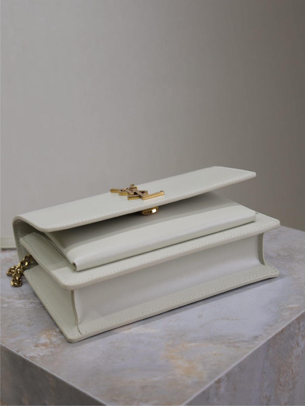 SAINT LAURENT SUNSET SMALL BAG 19 IN WHITE CALFSKIN GOLD HARDWARE