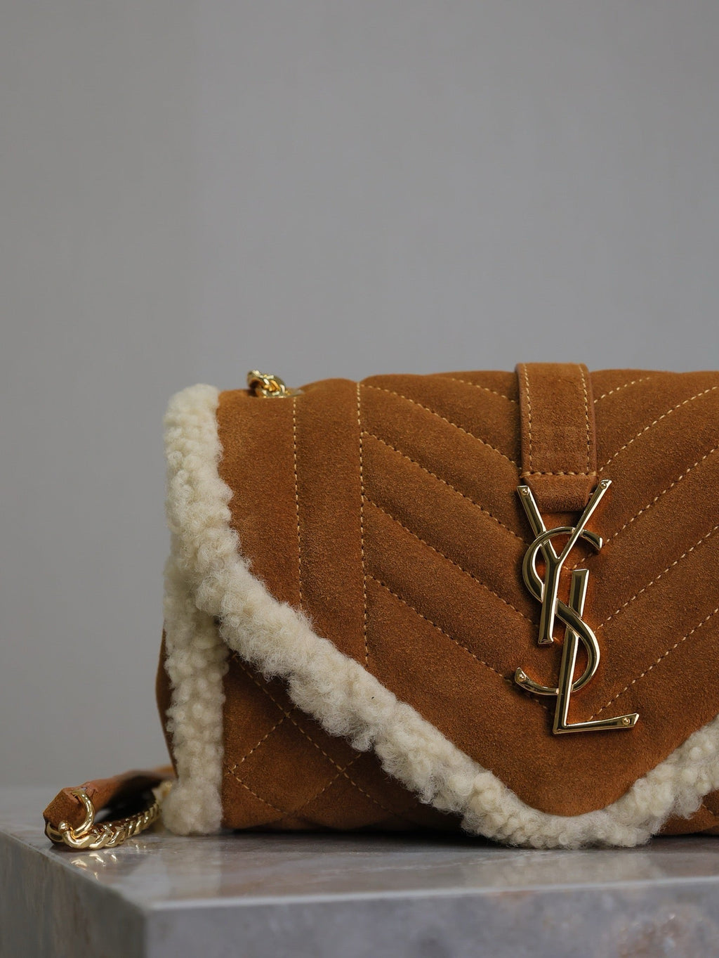SAINT LAURENT ENVELOPE CHAIN BAG 21 IN BRONZE BROWN SUEDE AND WHITE SHEARLING TRIM GOLD HARDWARE