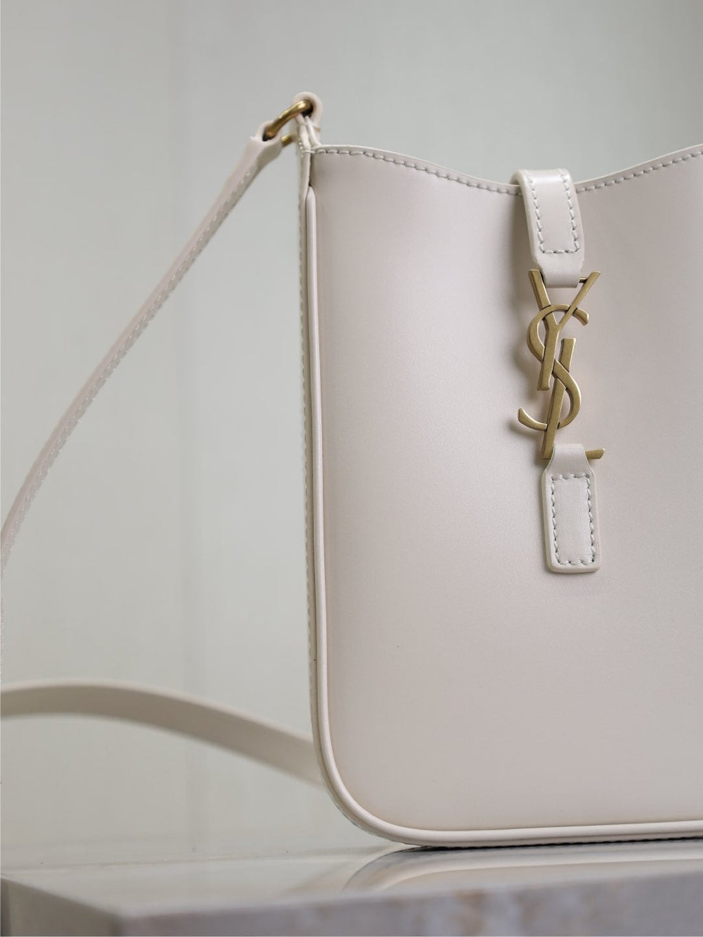 SAINT LAURENT LE 5 À 7 PHONE BAG 18 IN WHITE CALFSKIN
