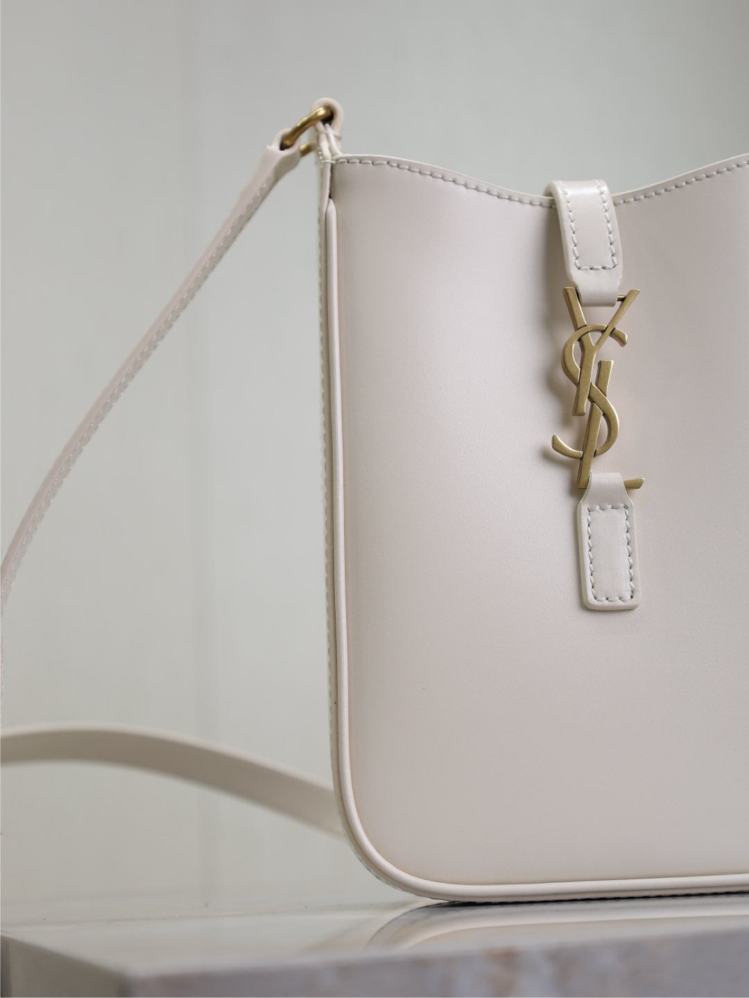SAINT LAURENT LE 5 À 7 PHONE BAG 18 IN WHITE CALFSKIN