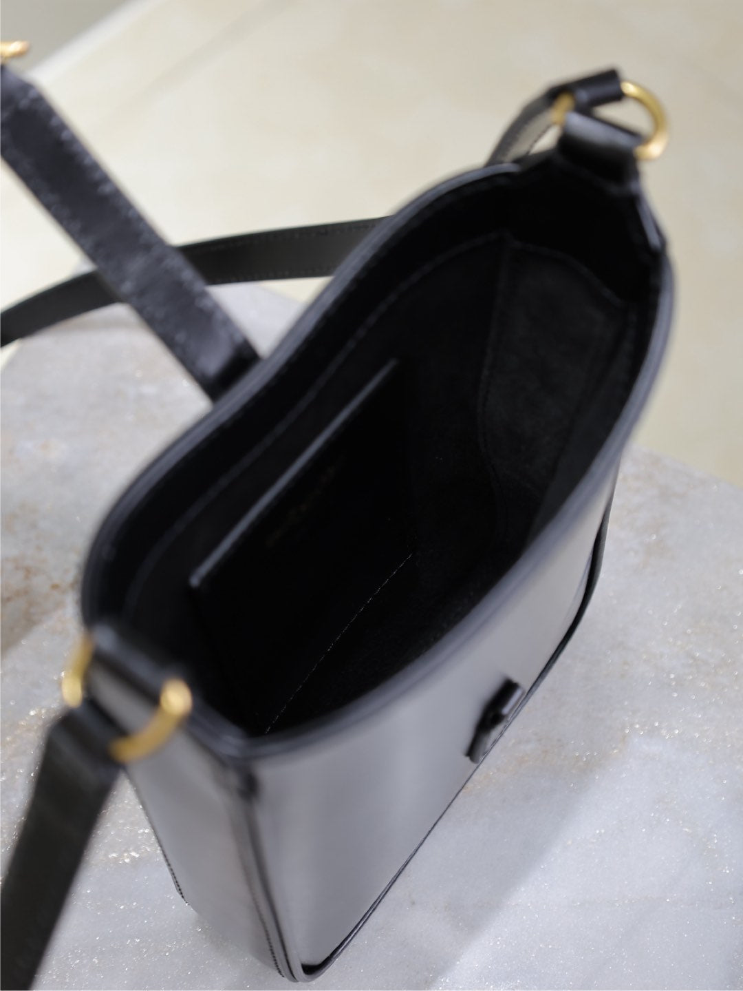 SAINT LAURENT LE 5 À 7 PHONE BAG 18 IN BLACK CALFSKIN