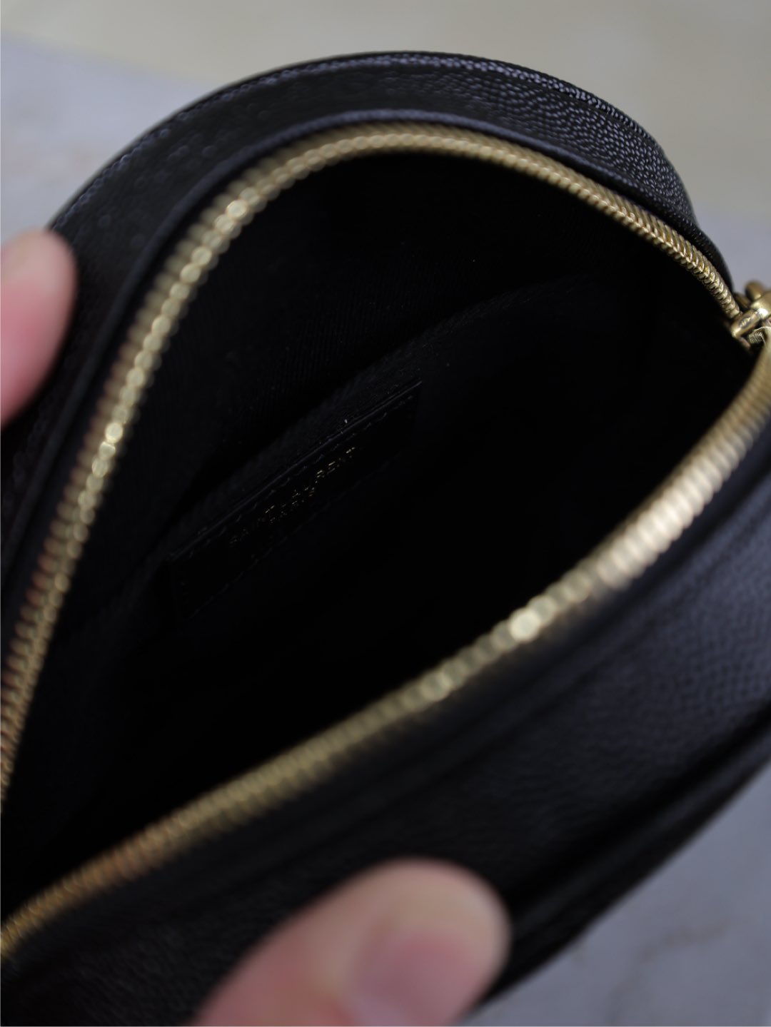SAINT LAURENT VINYLE SMALL ROUND BAG 17 IN BLACK CAVIAR LEATHER GOLD HARDWARE