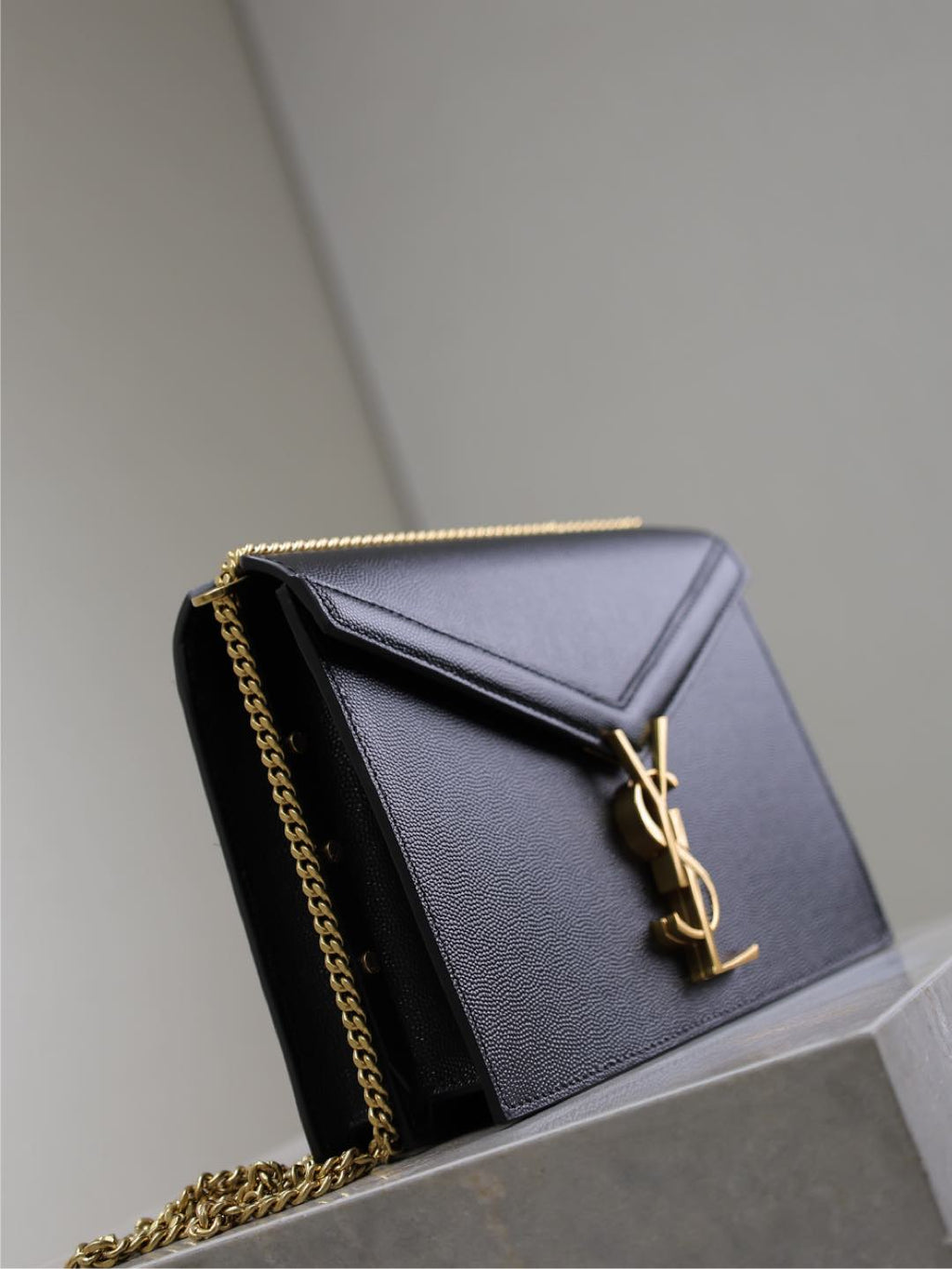 SAINT LAURENT CASSANDRA CHAIN BAG 22 IN BLACK CAVIAR PATTERN CALFSKIN GOLD HARDWARE