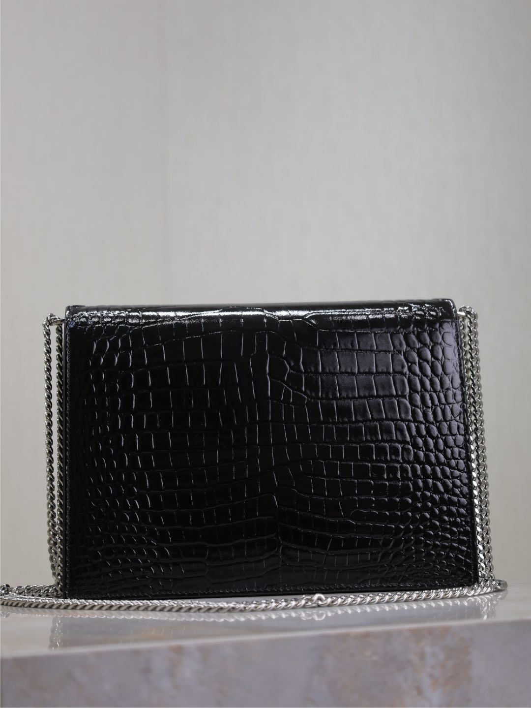 SAINT LAURENT CASSANDRA CHAIN BAG 22 IN BLACK CROCODILE PATTERN CALFSKIN SILVER HARDWARE