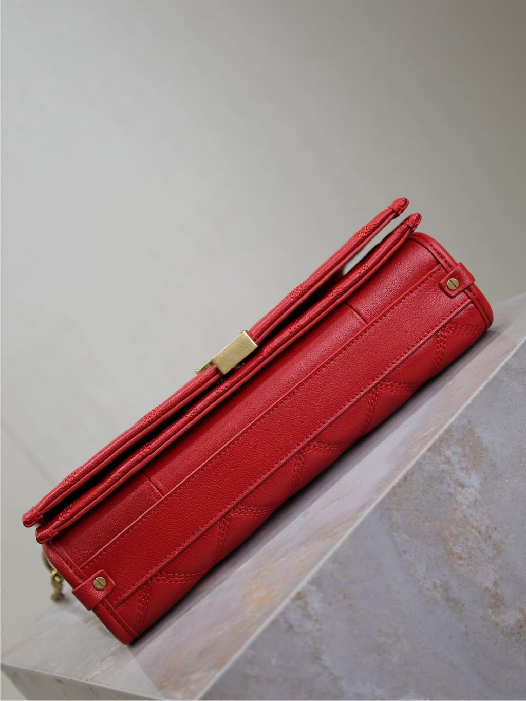 SAINT LAURENT BECKY 25 IN RED QUILTED LAMBSKIN GOLD HARDWARE