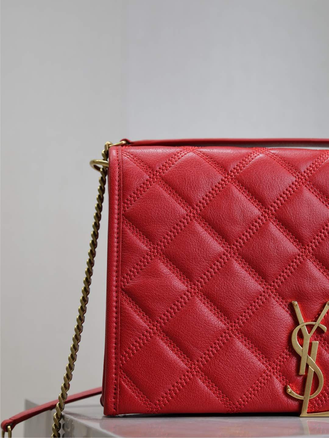 SAINT LAURENT BECKY 25 IN RED QUILTED LAMBSKIN GOLD HARDWARE
