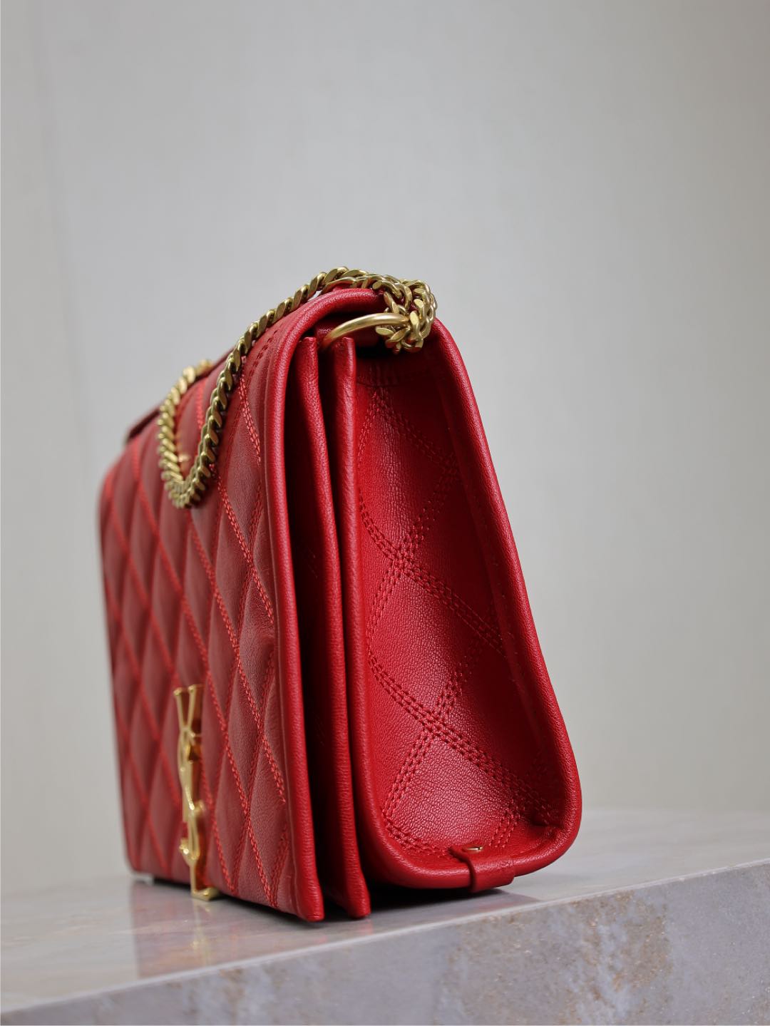 SAINT LAURENT BECKY 25 IN RED QUILTED LAMBSKIN GOLD HARDWARE