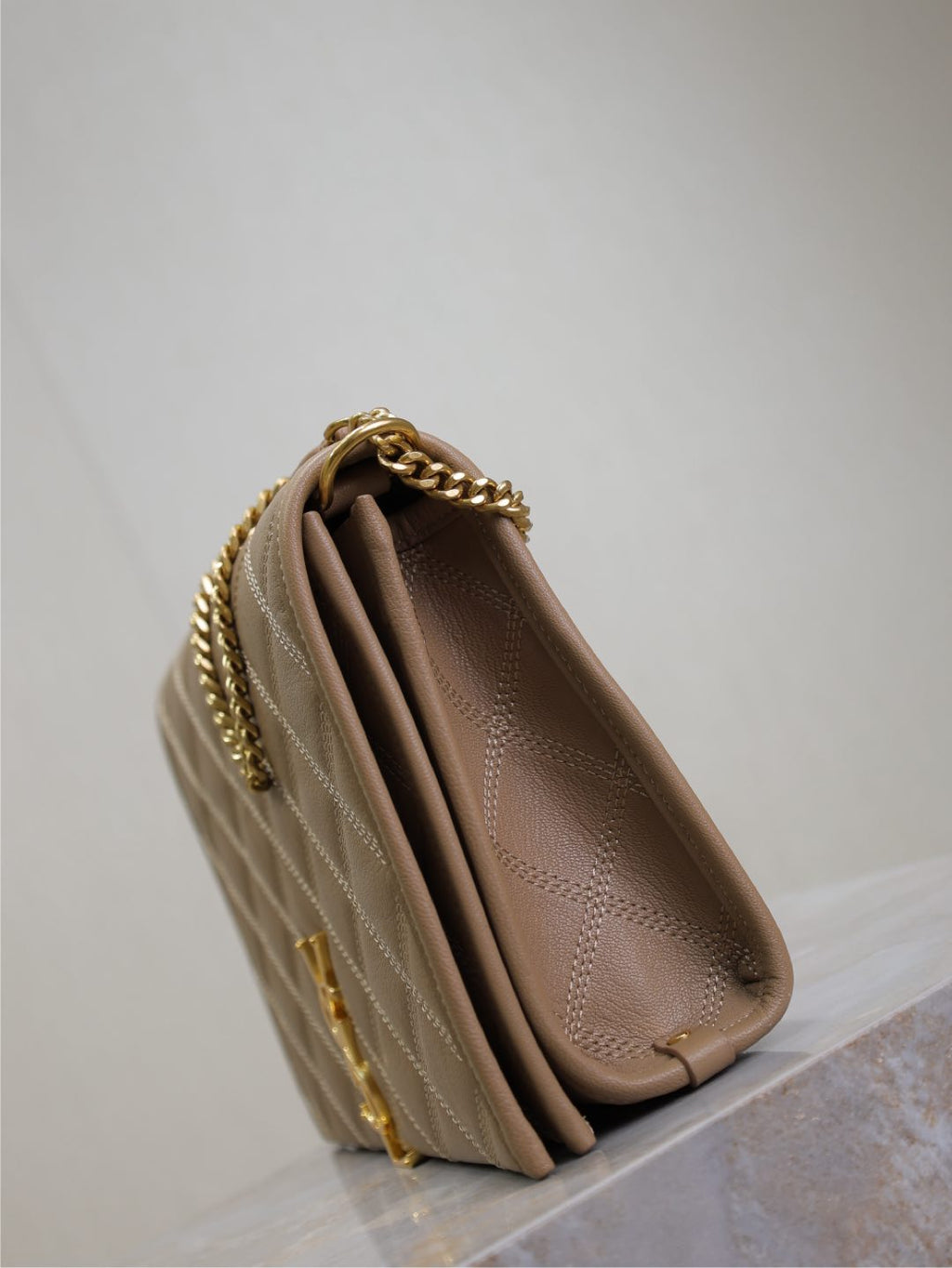 SAINT LAURENT BECKY 25 IN MEDIUM BROWN QUILTED LAMBSKIN GOLD HARDWARE