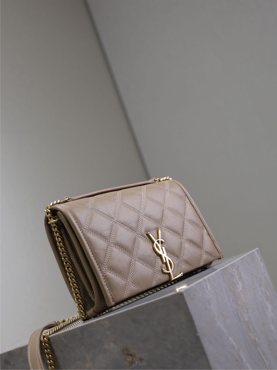 SAINT LAURENT BECKY 22 IN MEDIUM BROWN QUILTED LAMBSKIN GOLD HARDWARE