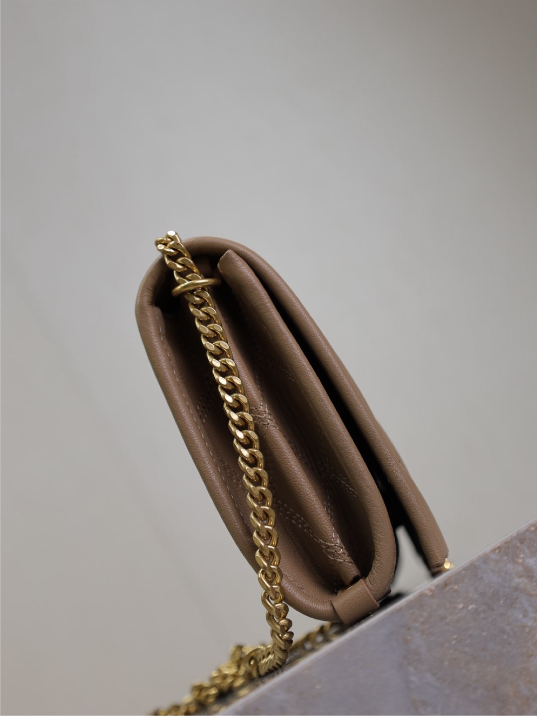 SAINT LAURENT BECKY 22 IN MEDIUM BROWN QUILTED LAMBSKIN GOLD HARDWARE