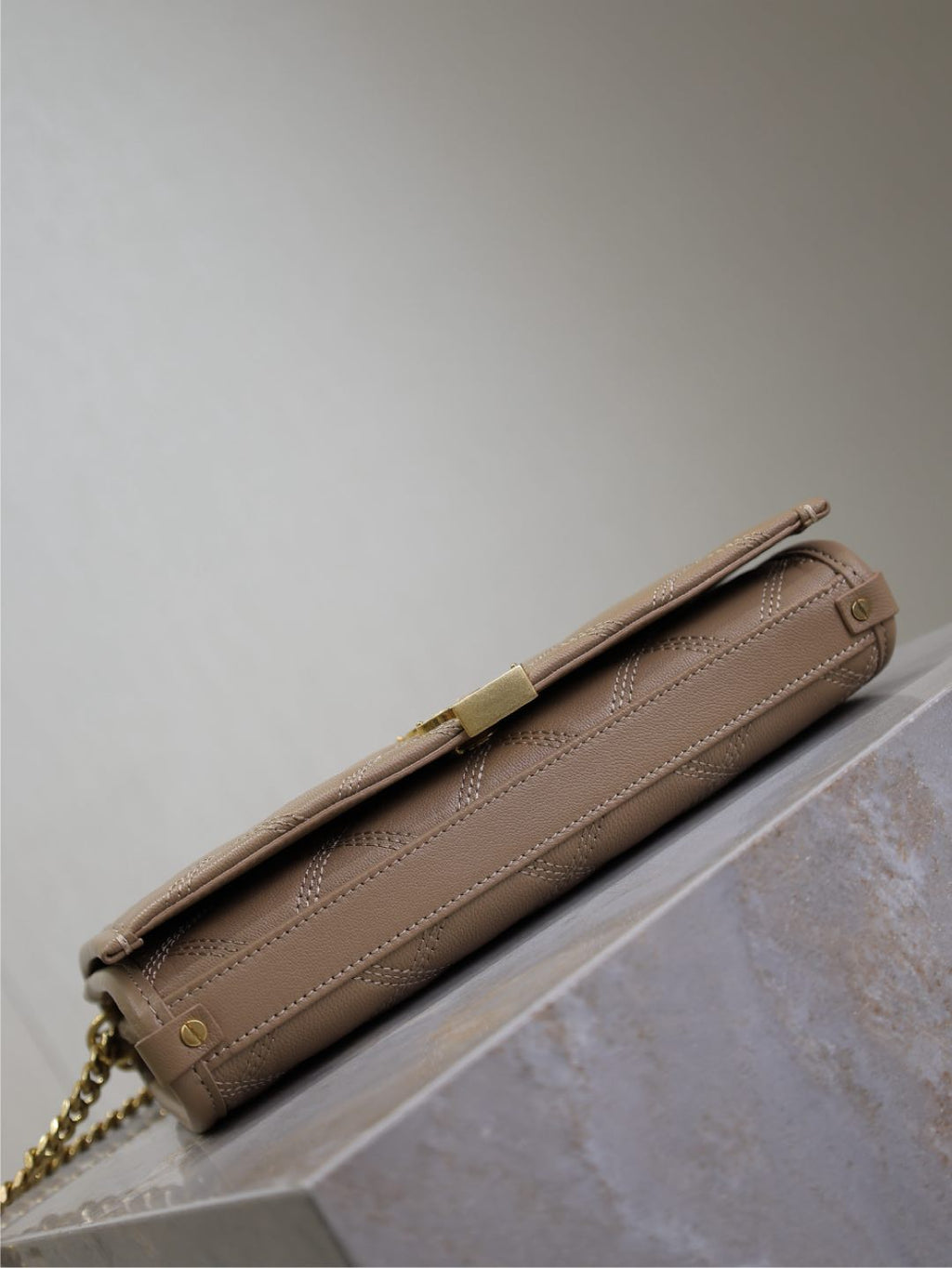 SAINT LAURENT BECKY 22 IN MEDIUM BROWN QUILTED LAMBSKIN GOLD HARDWARE
