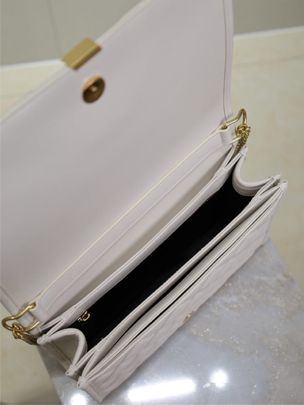SAINT LAURENT BECKY 26 IN WHITE QUILTED LAMBSKIN GOLD HARDWARE