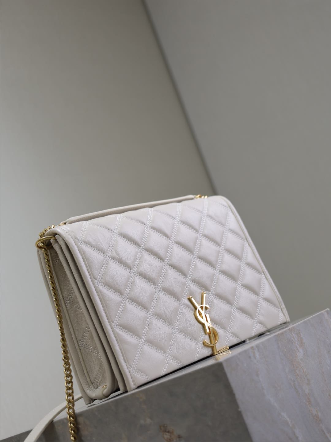SAINT LAURENT BECKY 26 IN WHITE QUILTED LAMBSKIN GOLD HARDWARE