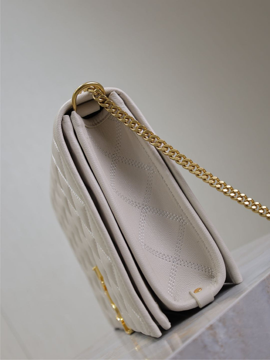 SAINT LAURENT BECKY 26 IN WHITE QUILTED LAMBSKIN GOLD HARDWARE