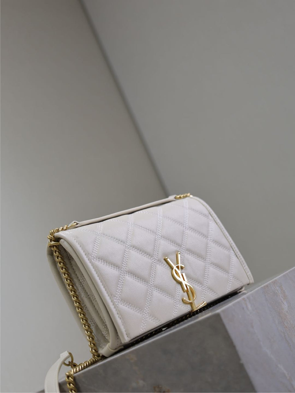SAINT LAURENT BECKY 22 IN WHITE QUILTED LAMBSKIN GOLD HARDWARE