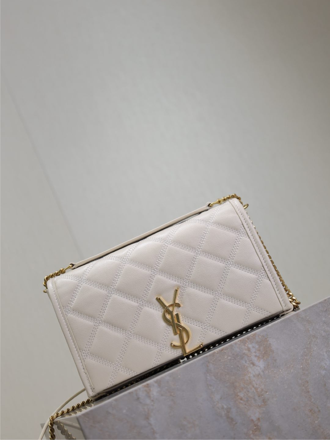 SAINT LAURENT BECKY 22 IN WHITE QUILTED LAMBSKIN GOLD HARDWARE