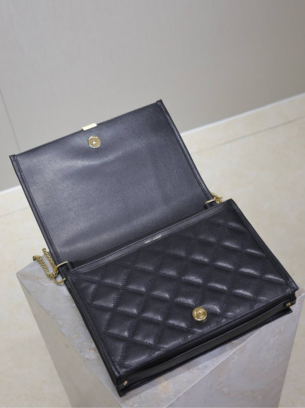 SAINT LAURENT BECKY 26 IN BLACK QUILTED LAMBSKIN GOLD HARDWARE