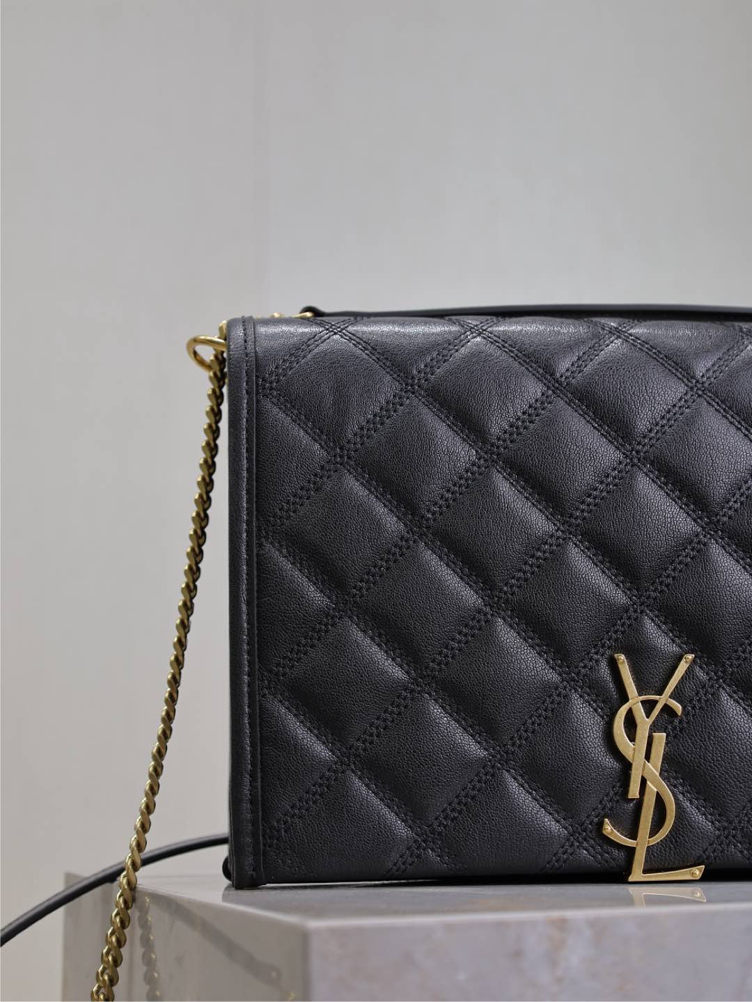 SAINT LAURENT BECKY 26 IN BLACK QUILTED LAMBSKIN GOLD HARDWARE