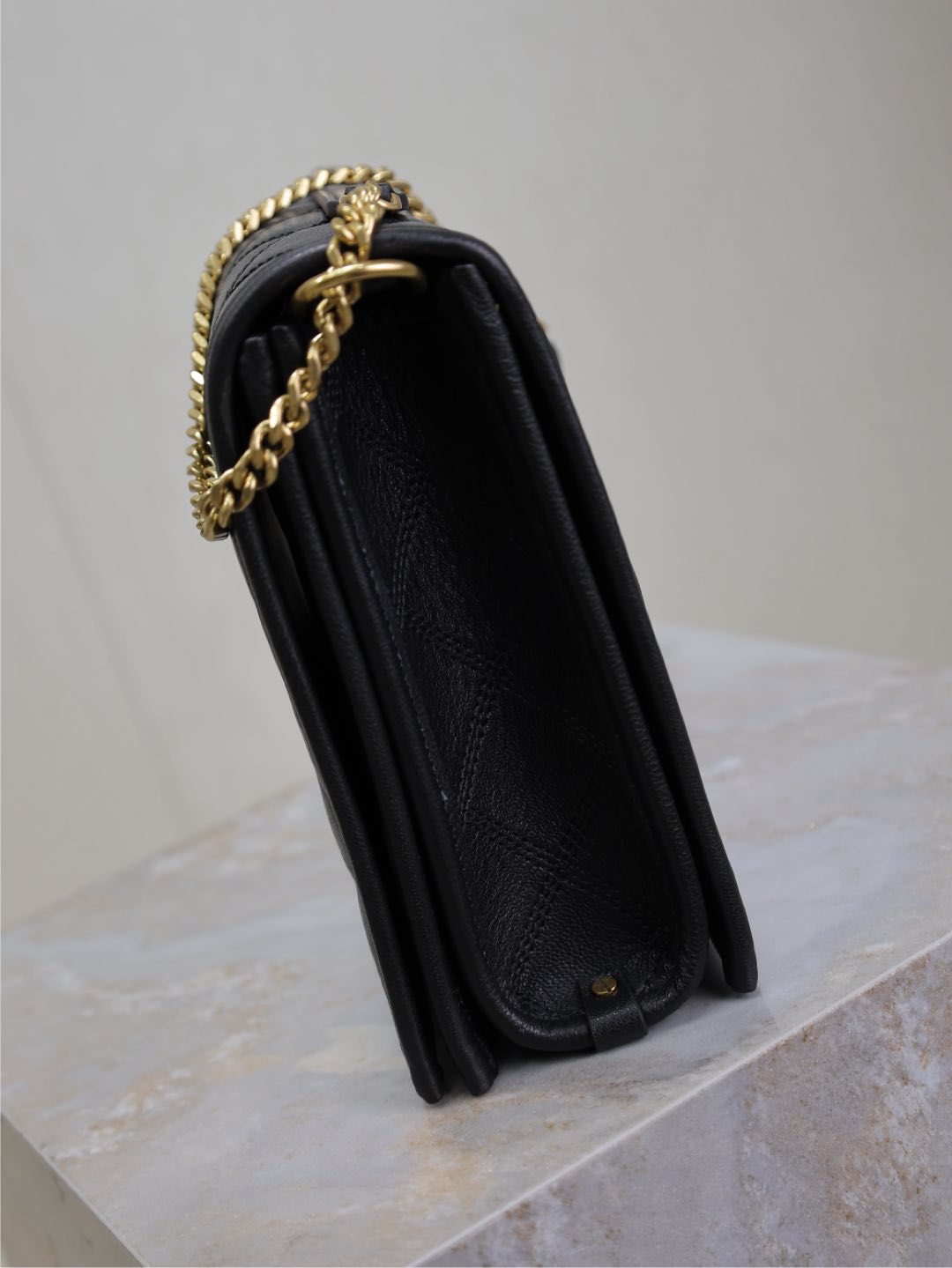 SAINT LAURENT BECKY 26 IN BLACK QUILTED LAMBSKIN GOLD HARDWARE