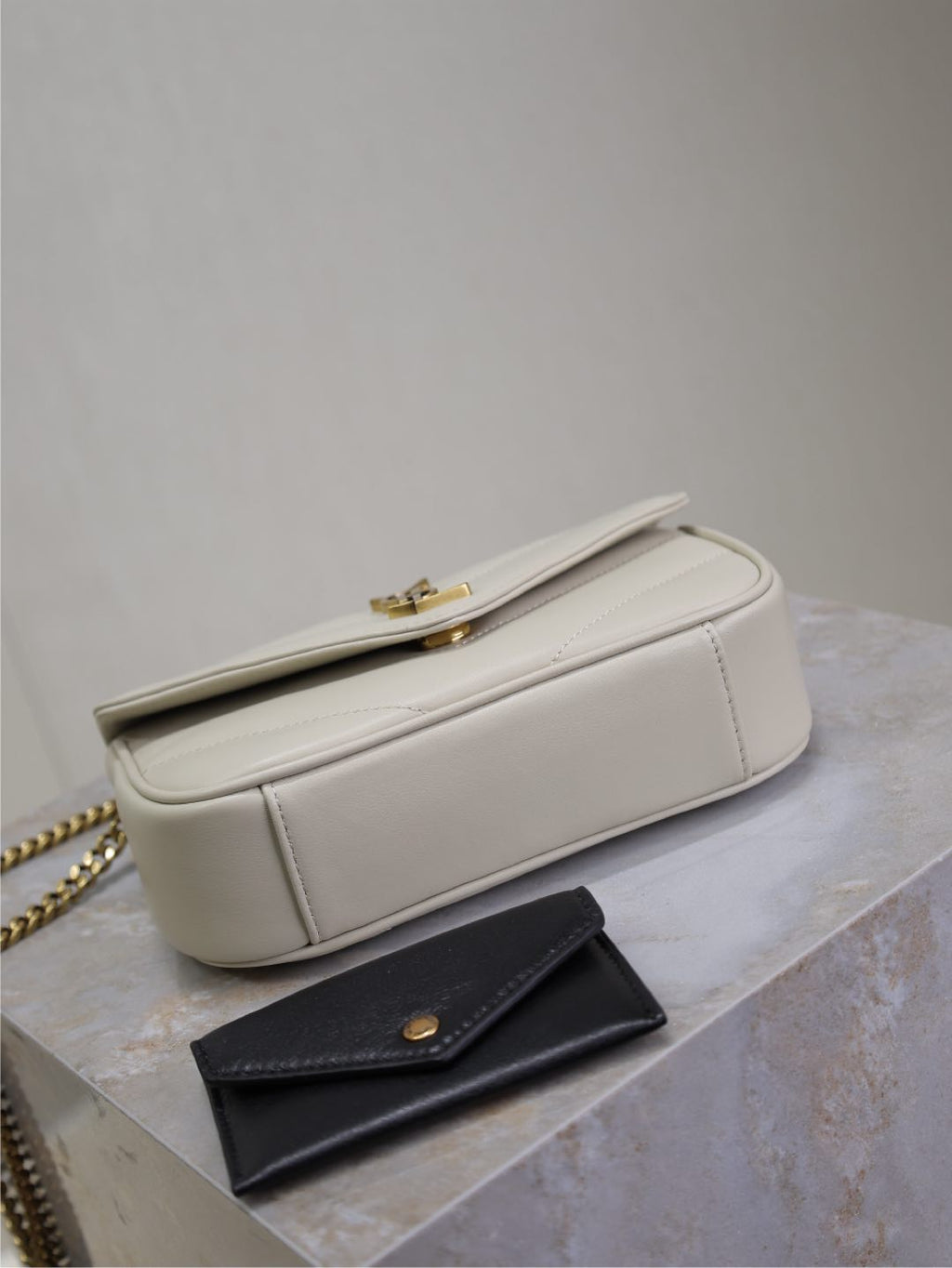 SAINT LAURENT LOULOU MINI 20 IN WHITE SHEEPSKIN GOLD HARDWARE