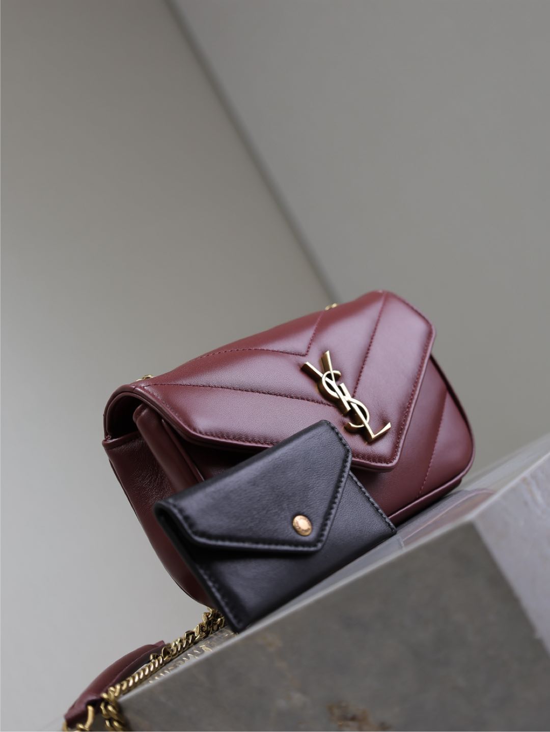 SAINT LAURENT LOULOU MINI 20 IN BURGUNDY RED SHEEPSKIN GOLD HARDWARE