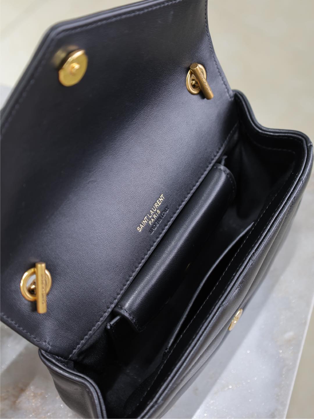 SAINT LAURENT LOULOU MINI 20 IN BLACK SHEEPSKIN GOLD HARDWARE