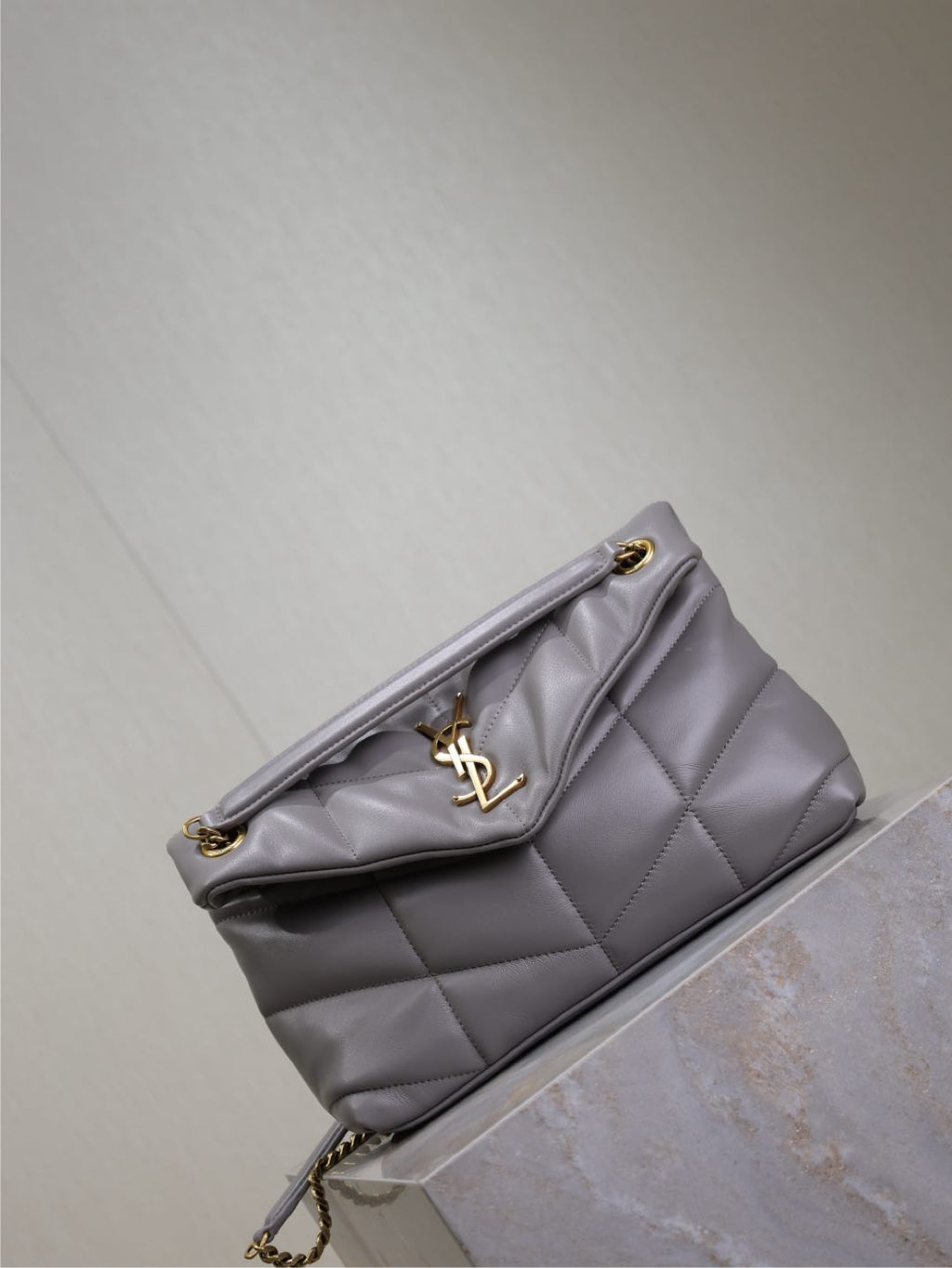 SAINT LAURENT YSL 25S LOULOU PUFFER MEDIUM 29 IN SMOKY LAVENDER CALFSKIN