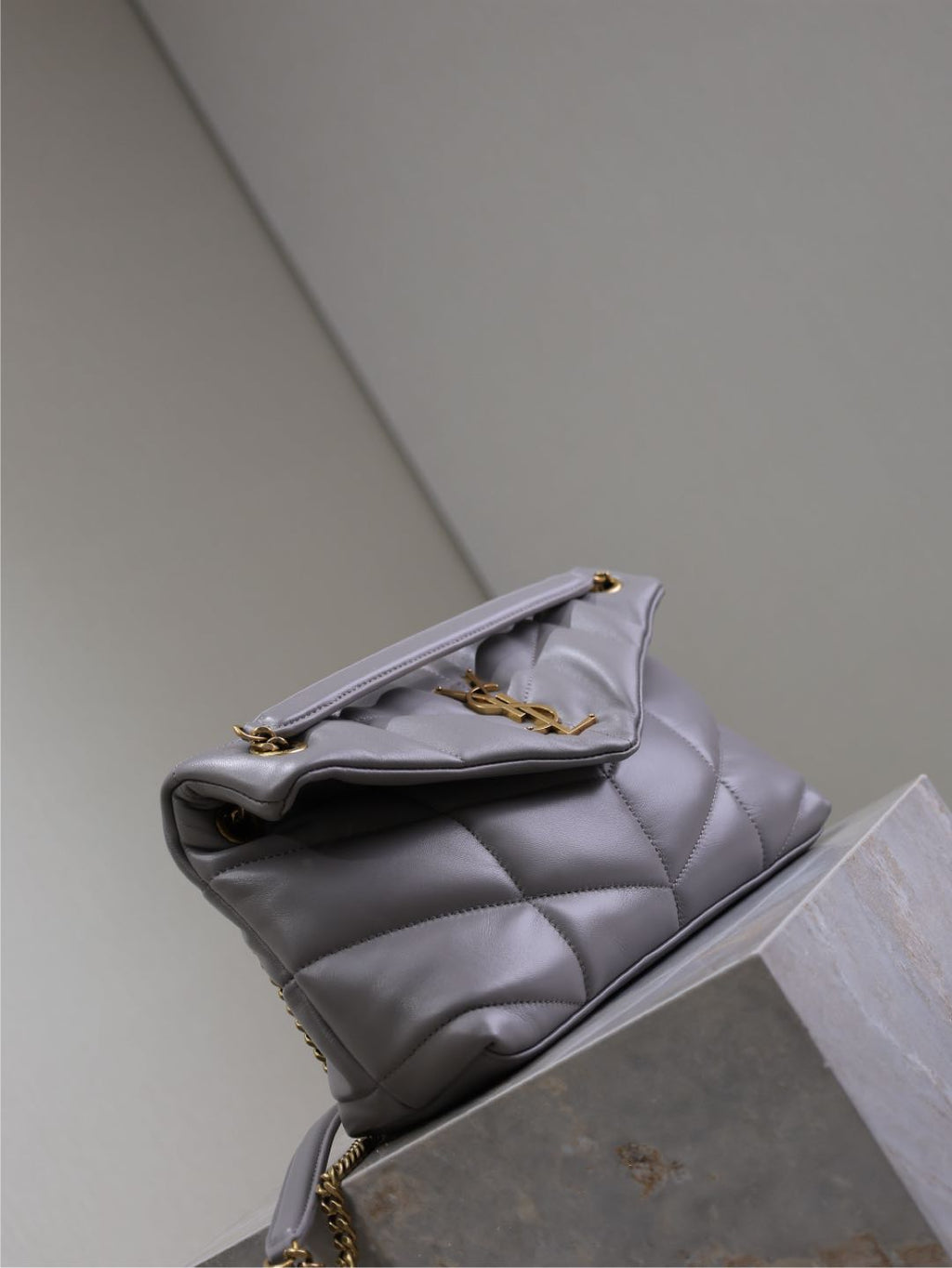 SAINT LAURENT YSL 25S LOULOU PUFFER MEDIUM 29 IN SMOKY LAVENDER CALFSKIN