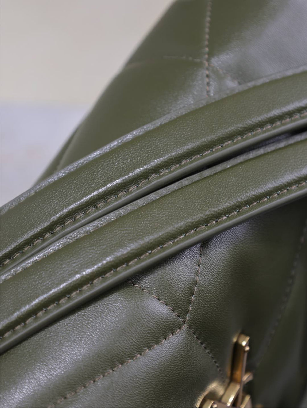 SAINT LAURENT YSL 25S LOULOU PUFFER GM 35 IN DARK OLIVE CALFSKIN GOLD HARDWARE
