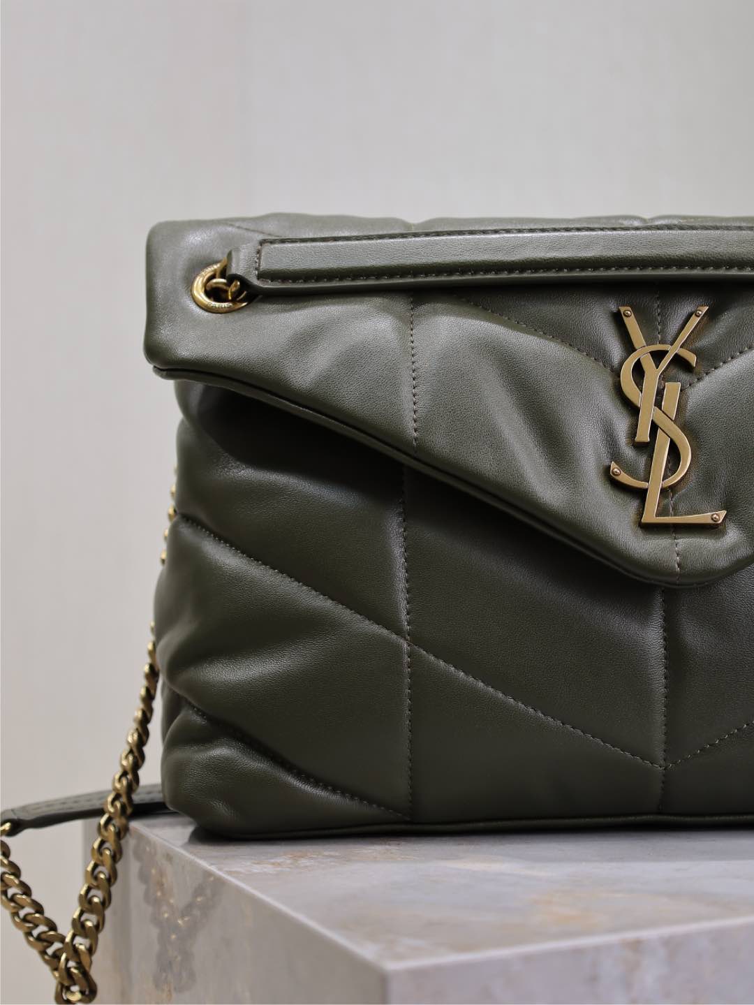 SAINT LAURENT YSL 25S LOULOU PUFFER GM 35 IN DARK OLIVE CALFSKIN GOLD HARDWRE