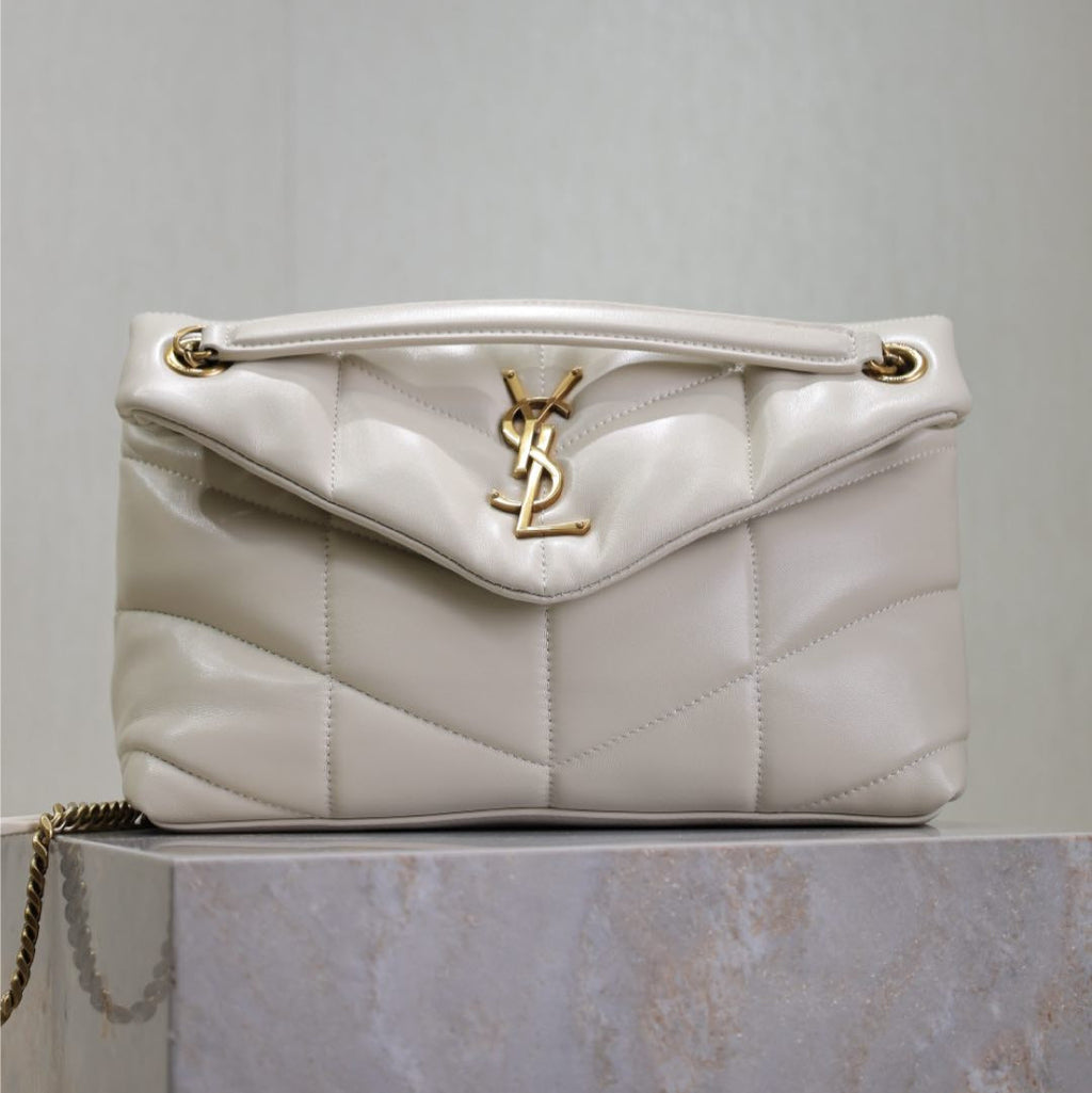 SAINT LAURENT YSL 25S LOULOU PUFFER MM 29 IN BLANC VINTAGE CALFSKIN GOLD HARDWARE
