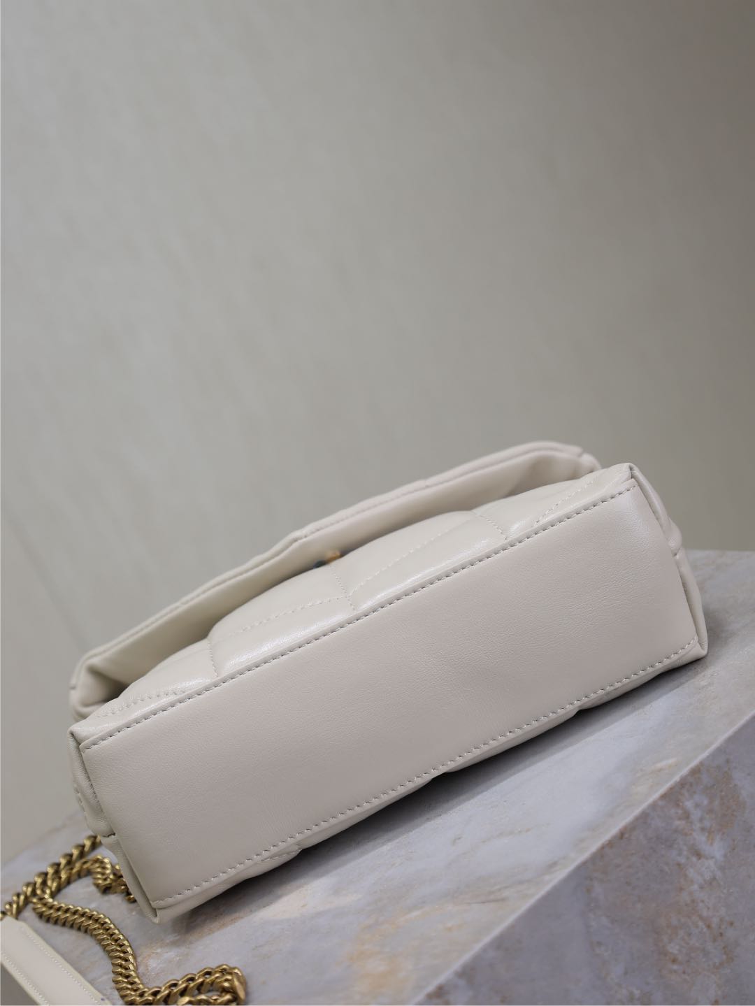 SAINT LAURENT YSL 25S LOULOU PUFFER MINI 23 IN BLANC VINTAGE CALFSKIN GOLD HARDWRE