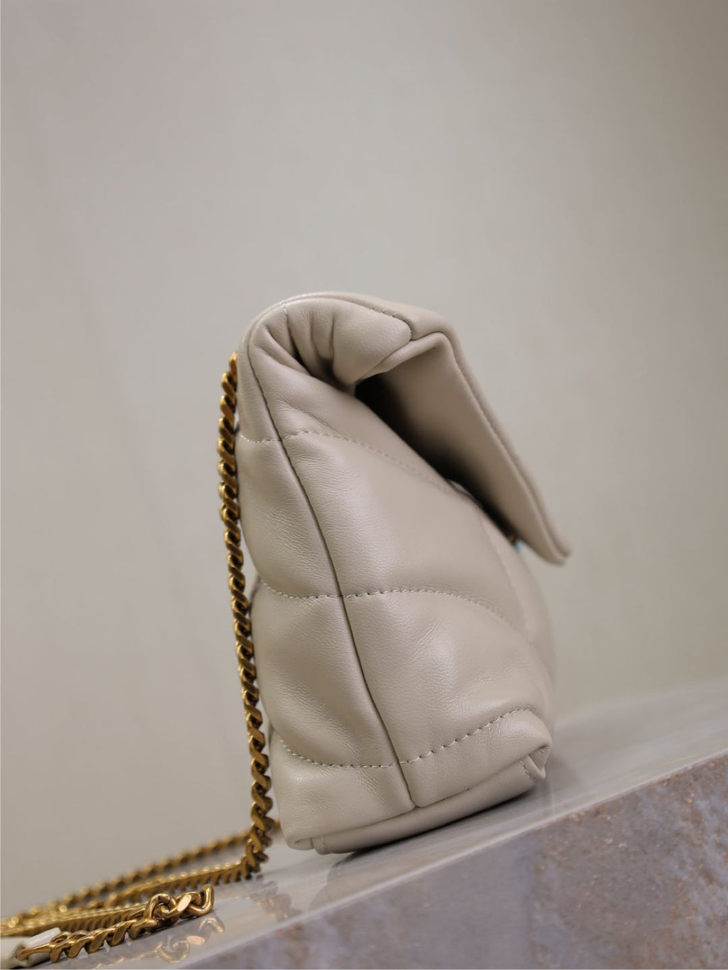 SAINT LAURENT YSL 25S LOULOU PUFFER MINI 23 IN BLANC VINTAGE CALFSKIN GOLD HARDWARE