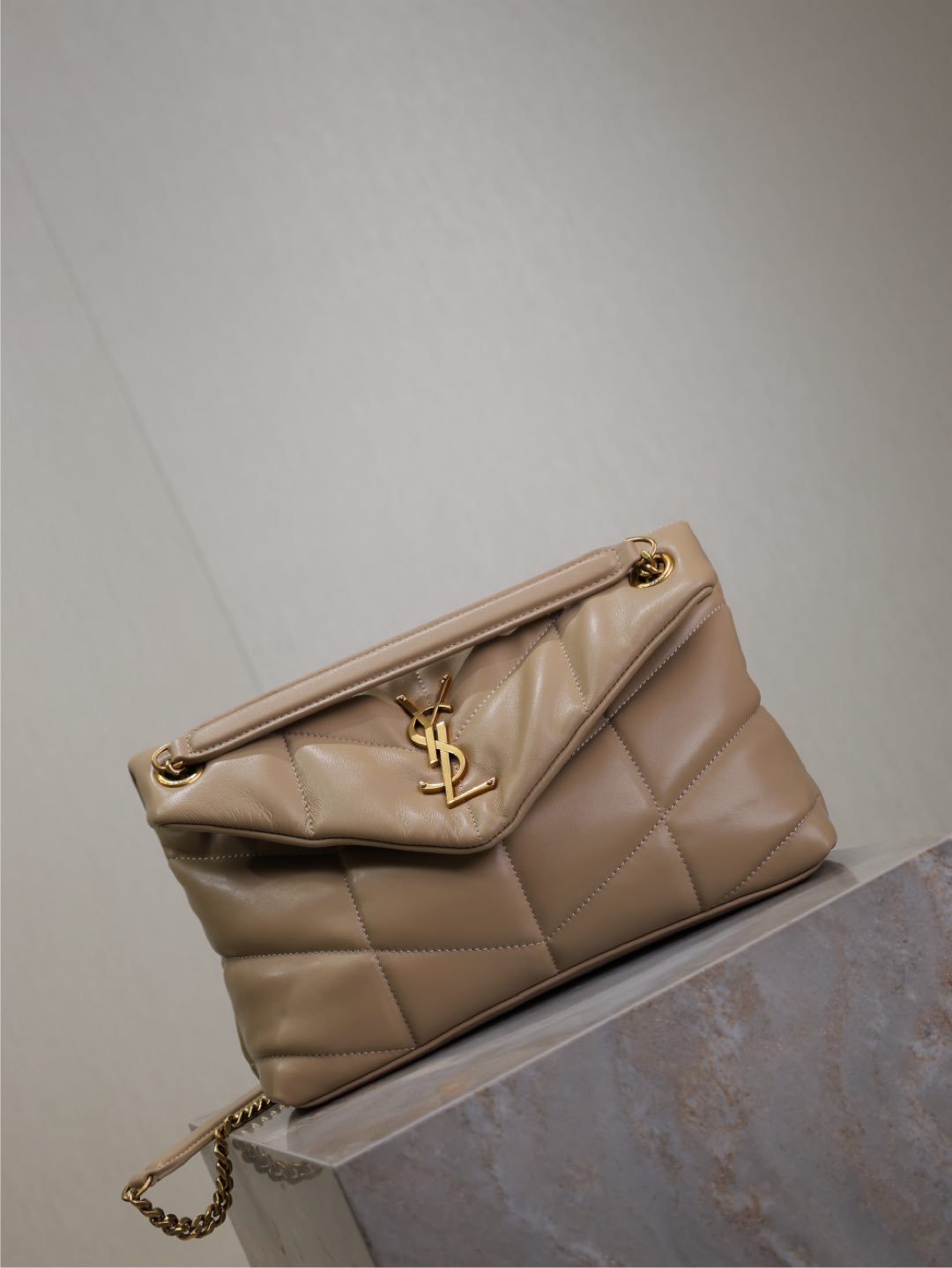 SAINT LAURENT YSL 25S LOULOU PUFFER MM 29 IN BROWN CALFSKIN GOLD HARDWRE