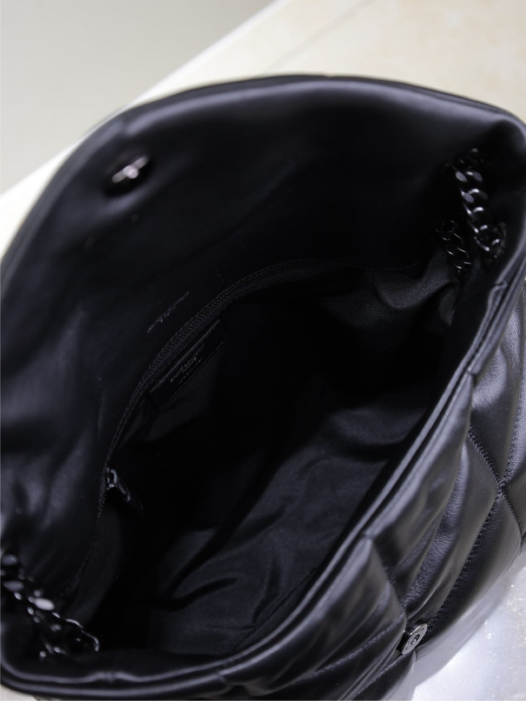 SAINT LAURENT YSL 25S LOULOU PUFFER GM 35 IN BLACK CALFSKIN BLACK HARDWARE