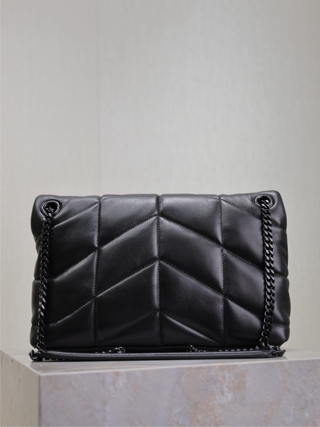 SAINT LAURENT YSL 25S LOULOU PUFFER MM 29 IN BLACK CALFSKIN BLACK HARDWRE