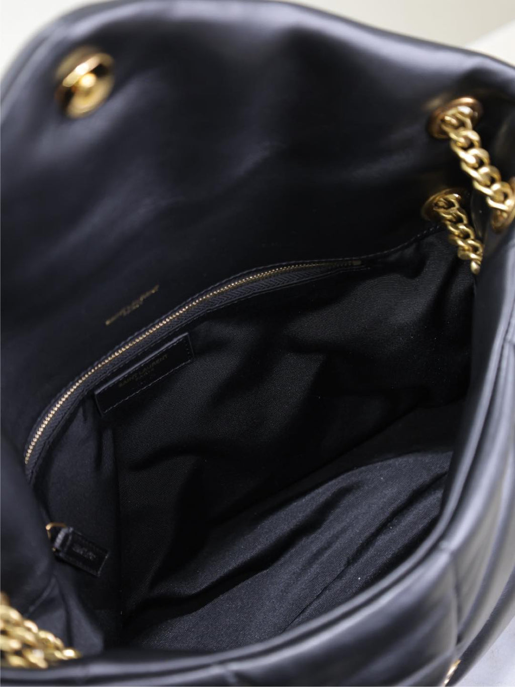 SAINT LAURENT YSL 25S LOULOU PUFFER GM 35 IN BLACK CALFSKIN GOLD HARDWARE