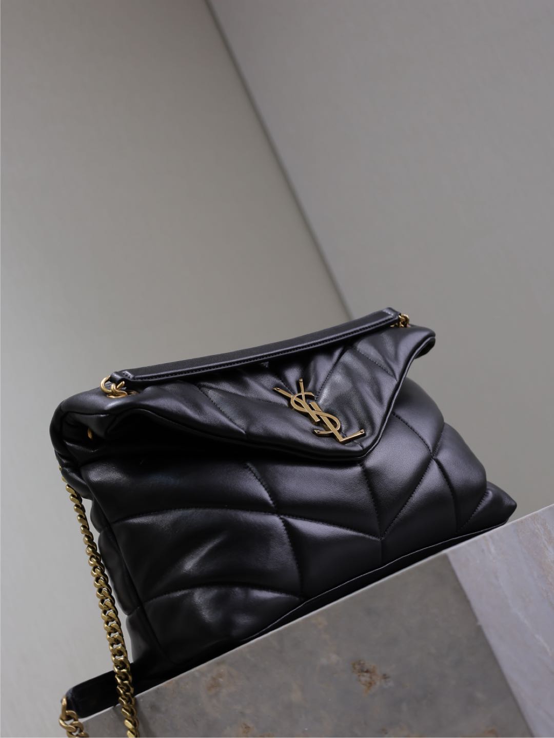 SAINT LAURENT YSL 25S LOULOU PUFFER GM 35 IN BLACK CALFSKIN GOLD HARDWRE