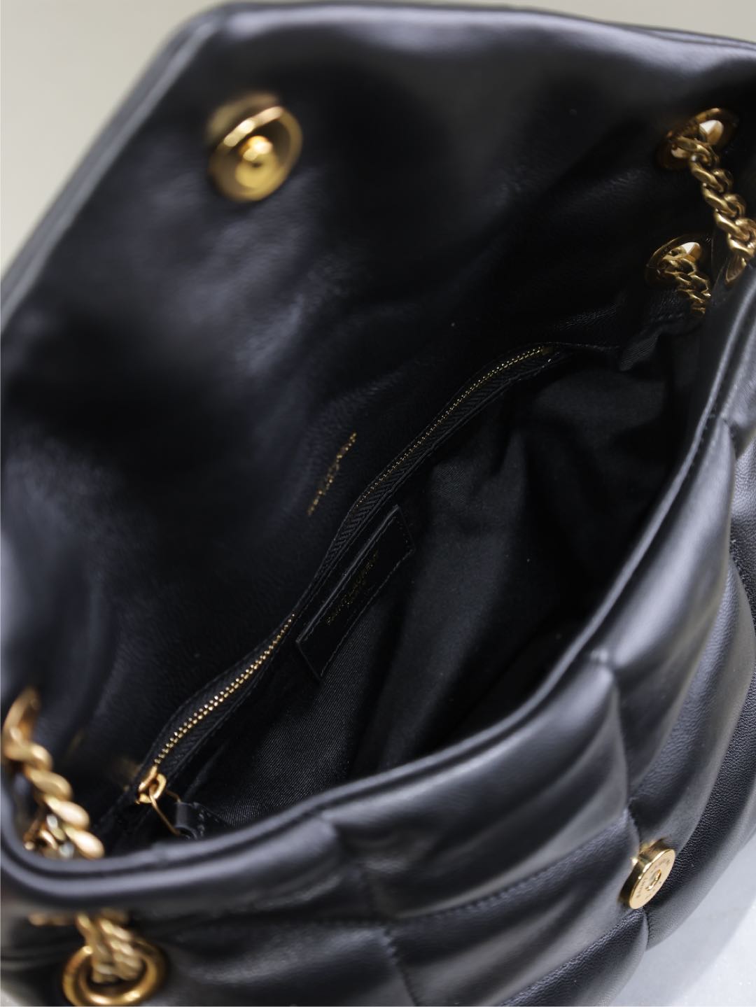 SAINT LAURENT YSL 25S LOULOU PUFFER MM 29 IN BLACK CALFSKIN GOLD HARDWRE