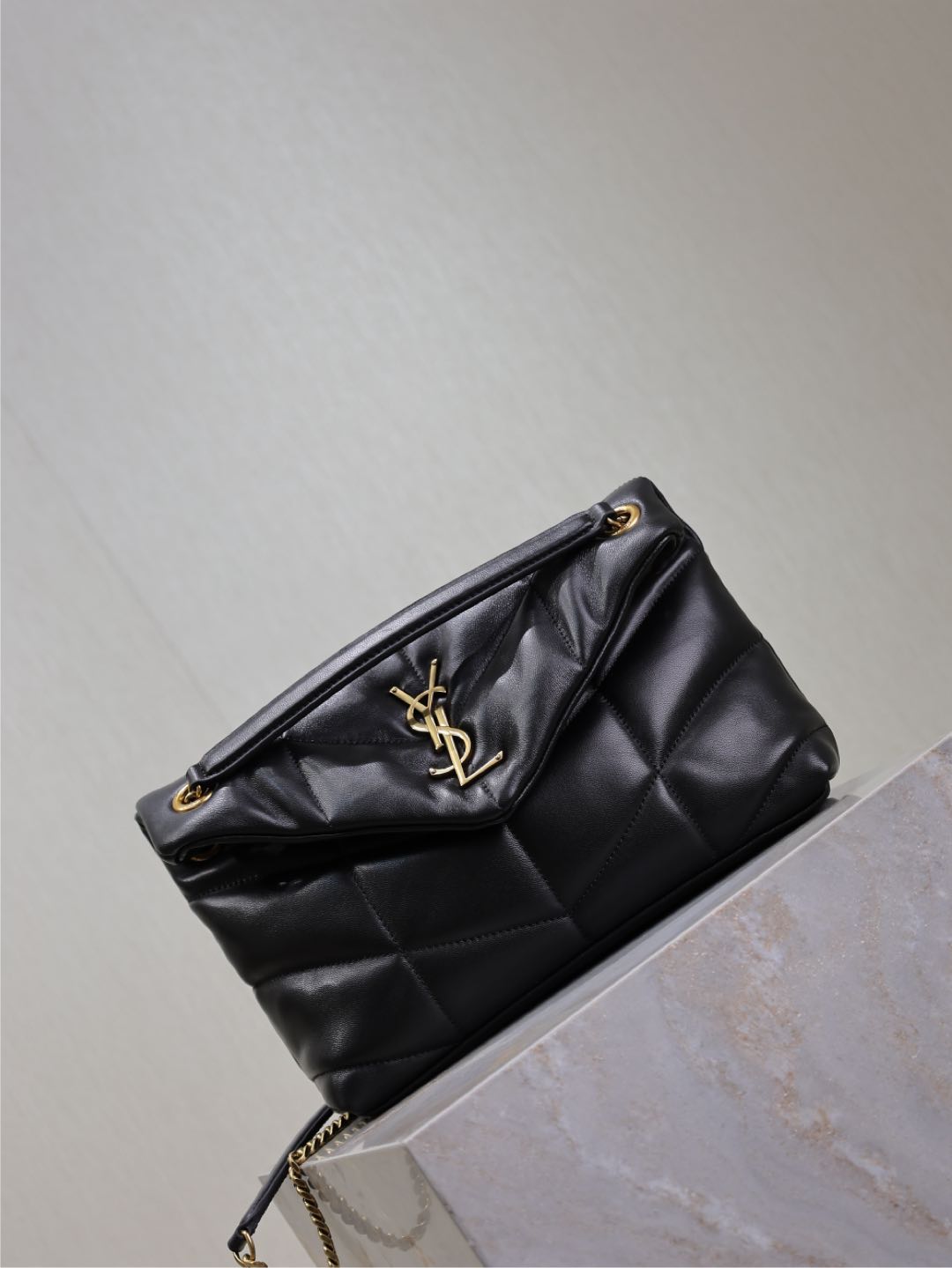 SAINT LAURENT YSL 25S LOULOU PUFFER MM 29 IN BLACK CALFSKIN GOLD HARDWRE