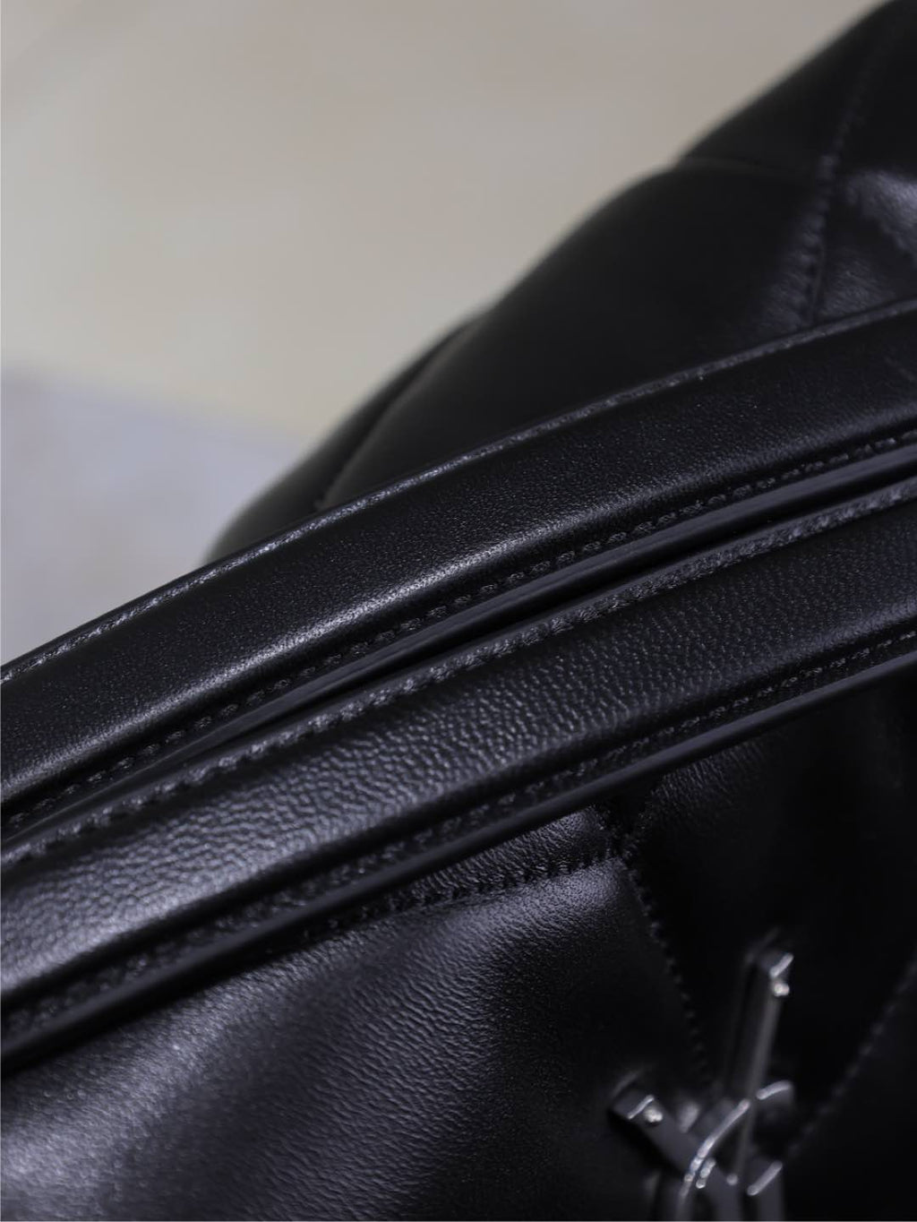 SAINT LAURENT YSL 25S LOULOU PUFFER GM 35 IN BLACK CALFSKIN SILVER HARDWARE