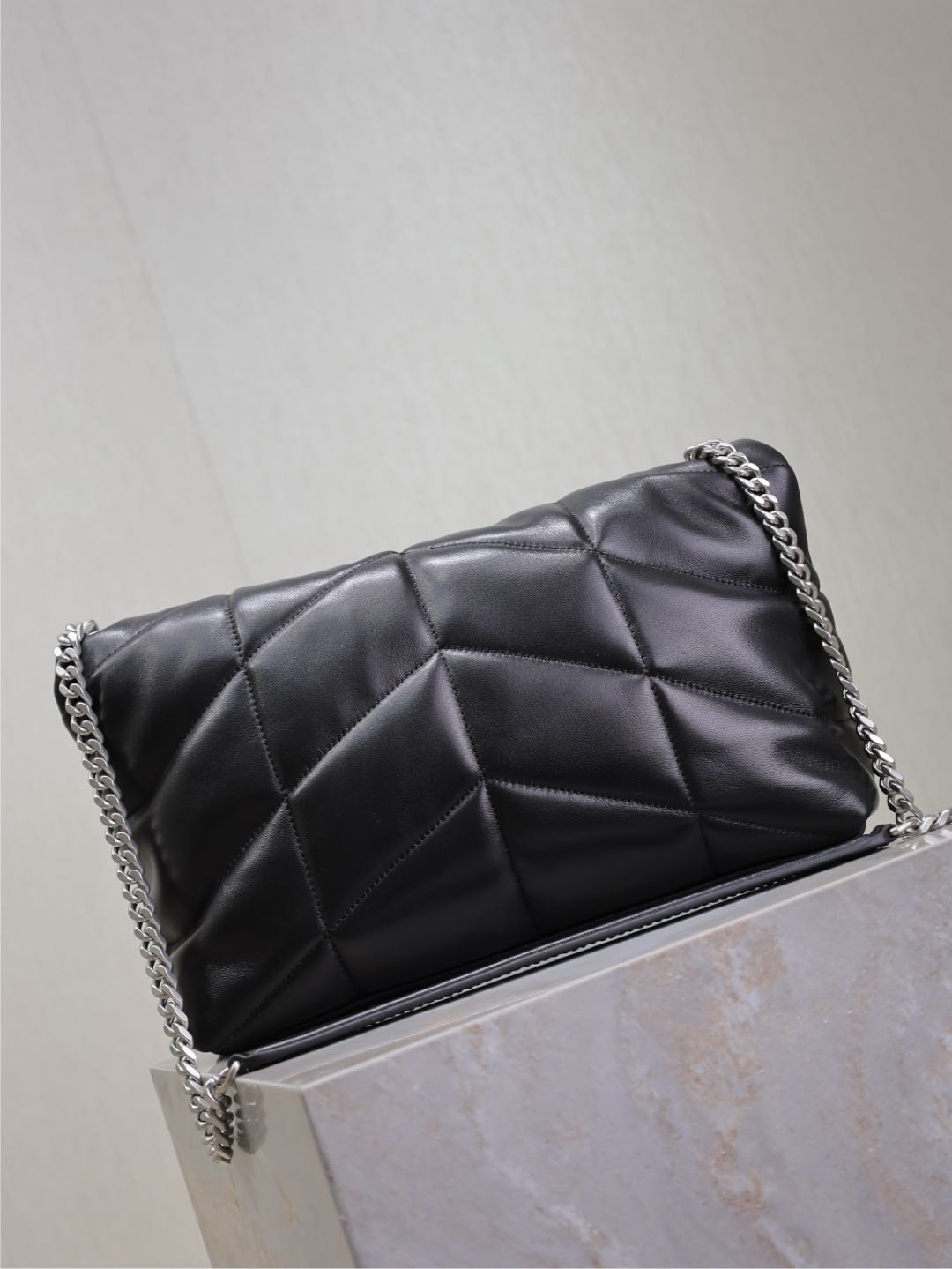 SAINT LAURENT YSL 25S LOULOU PUFFER GM 35 IN BLACK CALFSKIN SILVER HARDWARE