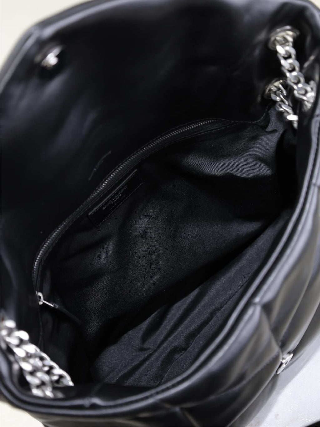 SAINT LAURENT YSL 25S LOULOU PUFFER GM 35 IN BLACK CALFSKIN SILVER HARDWRE