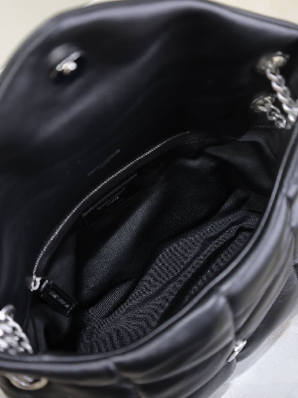 SAINT LAURENT YSL 25S LOULOU PUFFER MM 29 IN BLACK CALFSKIN SILVER HARDWRE