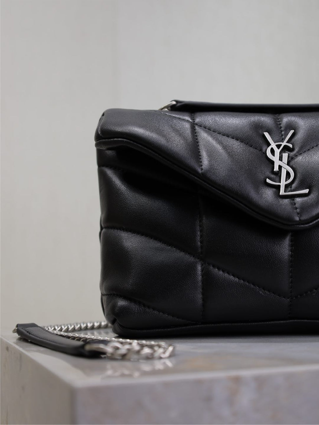 SAINT LAURENT YSL 25S LOULOU PUFFER MINI 23 IN BLACK CALFSKIN SILVER HARDWARE